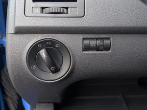 Хетчбэк Volkswagen Polo 2006 года, 323000 рублей, Орёл