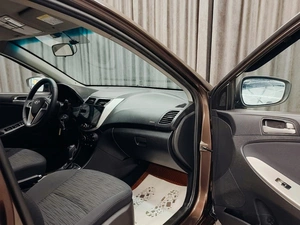 Седан Hyundai Solaris 2015 года, 880000 рублей, Красноярск