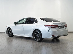 Седан Toyota Camry 2018 года, 2499000 рублей, Саратов