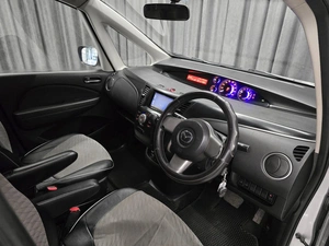 Минивэн Mazda Biante 2011 года, 1070000 рублей, Красноярск