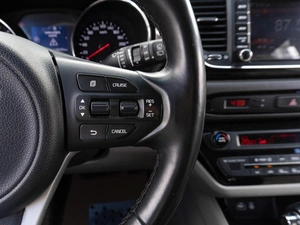 Минивэн Kia Carnival 2016 года, 2489000 рублей, Саратов