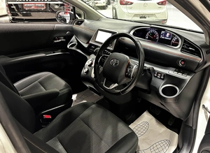 Минивэн Toyota Sienta 2018 года, 1498000 рублей, Красноярск