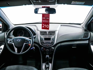 Седан Hyundai Solaris 2015 года, 915000 рублей, Красноярск