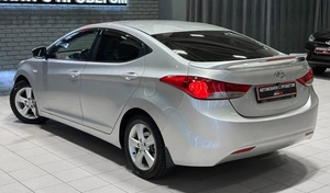 Седан Hyundai Elantra 2011 года, 897000 рублей, Красноярск