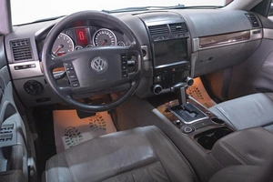Внедорожник Volkswagen Touareg 2008 года, 1269000 рублей, Томск