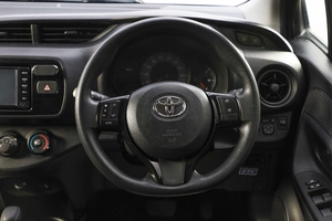 Хетчбэк Toyota Vitz 2018 года, 1179000 рублей, Новосибирск