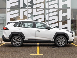 Внедорожник Toyota RAV4 2025 года, 4120000 рублей, Краснодар