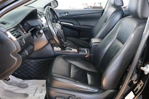 Седан Toyota Camry 2017 года, 2549000 рублей, Омск