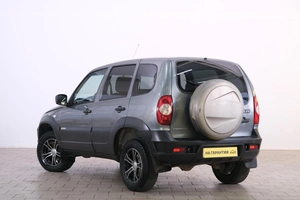 Внедорожник Chevrolet Niva 2017 года, 699000 рублей, Омск