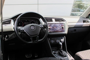 Внедорожник Volkswagen Tiguan 2018 года, 2650000 рублей, Ярославль