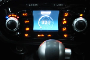 Внедорожник Nissan Juke 2018 года, 1549000 рублей, Омск