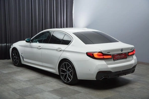 Седан BMW 5 серия 2022 года, 5600000 рублей, Красноярск