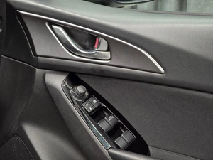 Седан Mazda Axela 2018 года, 1399000 рублей, Красноярск