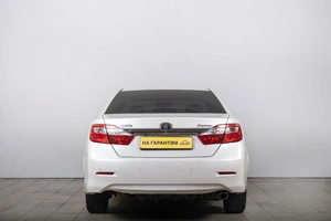 Седан Toyota Camry 2011 года, 1499000 рублей, Томск