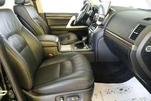 Внедорожник Toyota Land Cruiser 2017 года, 6489000 рублей, Омск