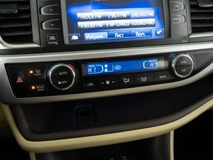Внедорожник Toyota Highlander 2017 года, 3489050 рублей, Москва