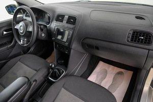 Седан Volkswagen Polo 2011 года, 699000 рублей, Красноярск