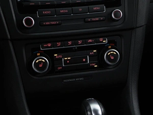 Хетчбэк Volkswagen Golf 2012 года, 998999 рублей, Москва