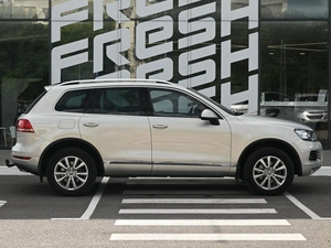 Внедорожник Volkswagen Touareg 2012 года, 2179000 рублей, Волгоград