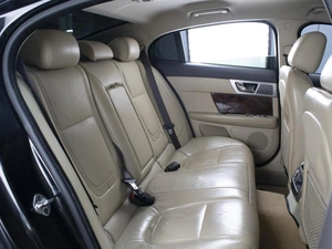 Седан Jaguar XF 2013 года, 1790000 рублей, Омск