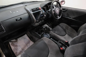 Хетчбэк Honda Fit 2002 года, 349000 рублей, Новокузнецк