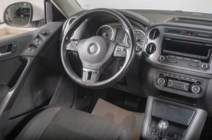 Внедорожник Volkswagen Tiguan 2018 года, 2209000 рублей, Томск