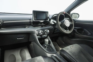 Хетчбэк Toyota Yaris 2021 года, 1059000 рублей, Новосибирск