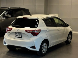 Хетчбэк Toyota Vitz 2019 года, 997000 рублей, Красноярск