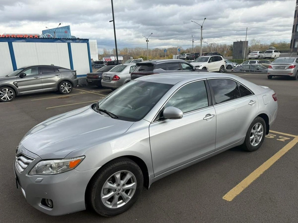 Седан Toyota Camry 2011 года, 1600000 рублей, Красноярск