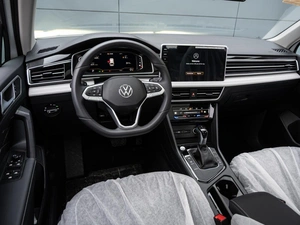 Внедорожник Volkswagen Tiguan L 2024 года, 3950000 рублей, Краснодар
