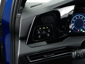 Хетчбэк Volkswagen Golf R 2021 года, 5846900 рублей, Москва