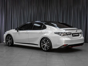 Седан Toyota Camry 2020 года, 3189000 рублей, Тюмень