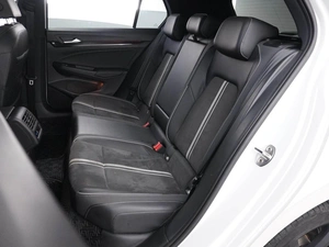 Хетчбэк Volkswagen Golf 2022 года, 3198444 рублей, Москва