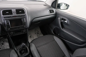 Седан Volkswagen Polo 2018 года, 969000 рублей, Красноярск