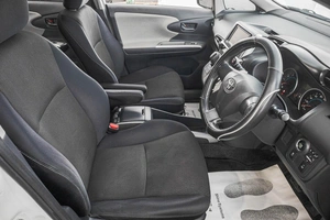 Минивэн Toyota Wish 2009 года, 1489000 рублей, Барнаул