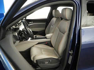 Внедорожник Audi e-tron 2021 года, 5547031 рублей, Москва