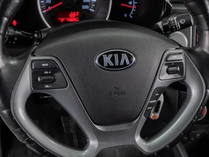 Седан Kia Rio 2016 года, 949000 рублей, Тюмень