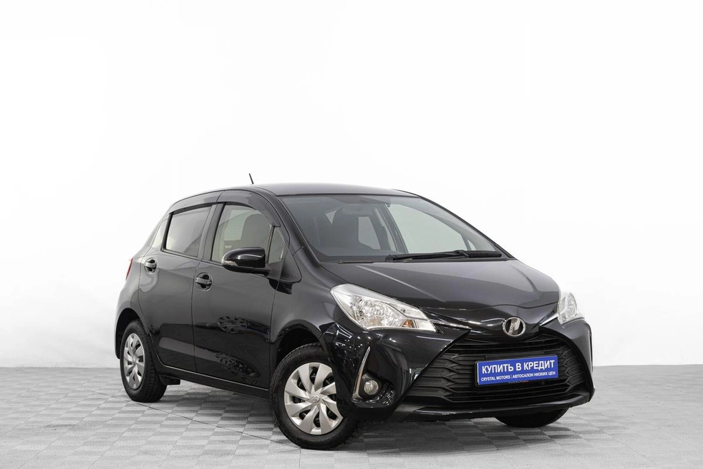 Хетчбэк Toyota Vitz 2017 года, 1049000 рублей, Барнаул