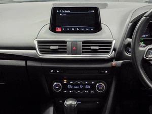 Седан Mazda Axela 2018 года, 1399000 рублей, Красноярск