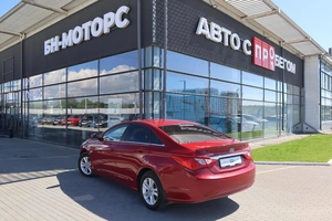 Седан Hyundai Sonata 2012 года, 950000 рублей, Мирное