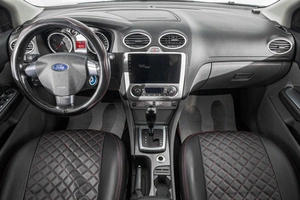 Хетчбэк Ford Focus 2010 года, 699000 рублей, Барнаул