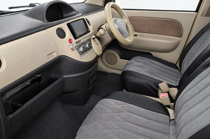 Минивэн Toyota Sienta 2014 года, 819000 рублей, Челябинск