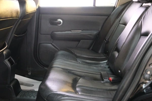 Седан Nissan Tiida 2010 года, 799000 рублей, Омск
