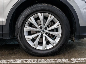 Внедорожник Volkswagen Tiguan 2020 года, 2450000 рублей, Большой Сочи