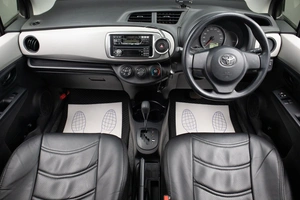 Хетчбэк Toyota Vitz 2013 года, 1089000 рублей, Оренбург