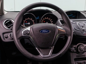 Седан Ford Fiesta 2015 года, 895000 рублей, Большой Сочи