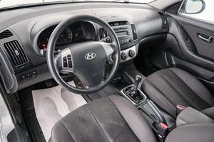 Седан Hyundai Elantra 2010 года, 589000 рублей, Красноярск