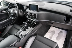 Лифтбек Kia Stinger 2018 года, 3099000 рублей, Красноярск