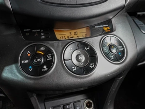 Внедорожник Toyota RAV4 2011 года, 1379000 рублей, Воронеж