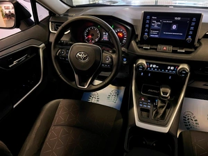 Внедорожник Toyota RAV4 2020 года, 3359000 рублей, Красноярск